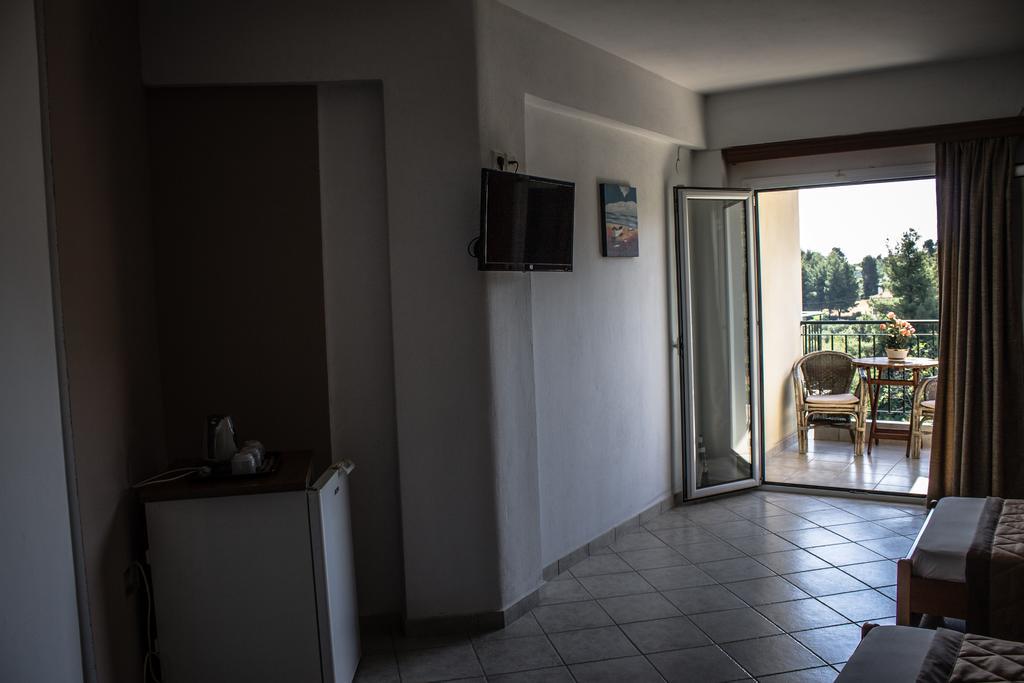 Hotel Ilios Kriopigi Esterno foto